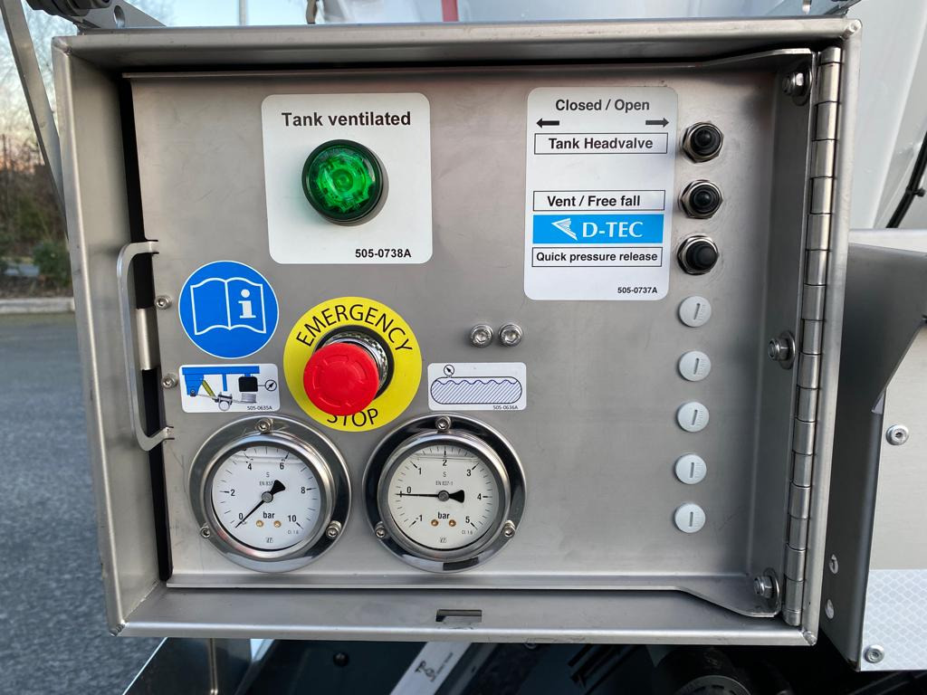 Semi-remorque citerne NEW D-TEC SV2006 VACUUM TANK: photos 11 Semi-remorque citerne NEW D-TEC SV2006 VACUUM TANK: photos 11