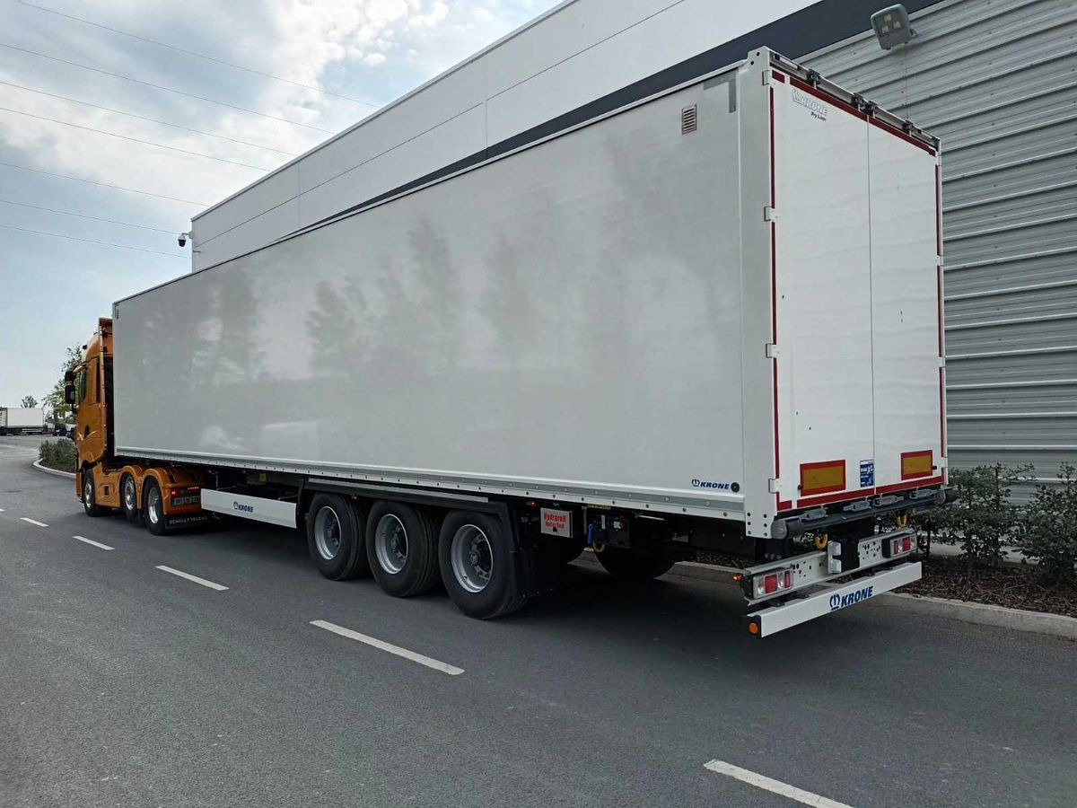 NEW Krone Dry liner with Rollerbed floor Airfreight for sale - Semi-remorque fourgon: photos 2 NEW Krone Dry liner with Rollerbed floor Airfreight for sale - Semi-remorque fourgon: photos 2