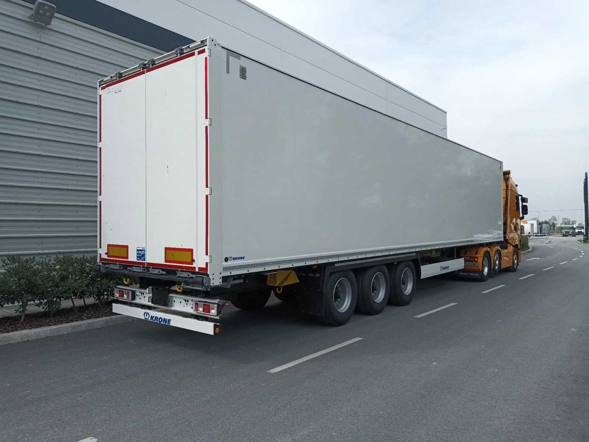 NEW Krone Dry liner with Rollerbed floor Airfreight for sale - Semi-remorque fourgon: photos 1 NEW Krone Dry liner with Rollerbed floor Airfreight for sale - Semi-remorque fourgon: photos 1