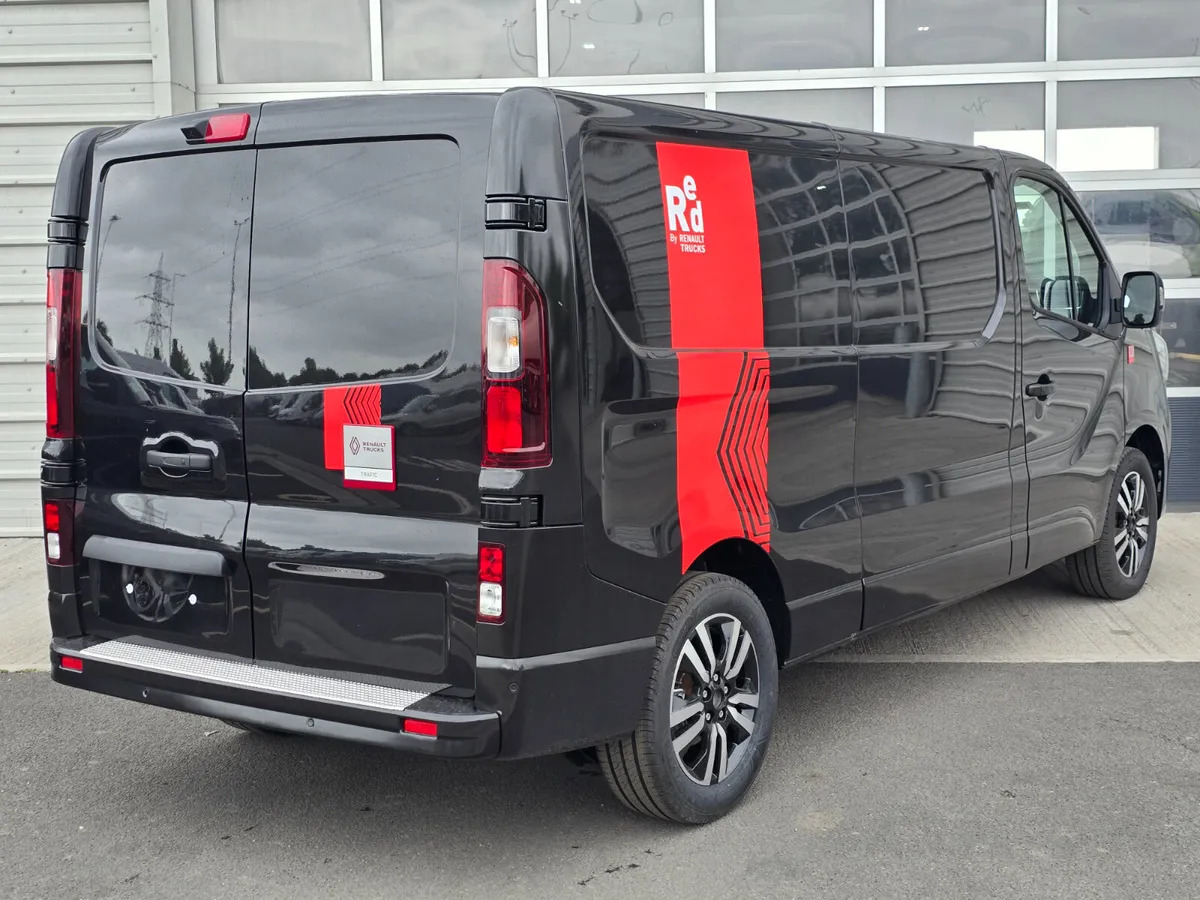 NEW Renault Trafic Exclusive 170BHP/150BHP Auto Black - Fourgon utilitaire: photos 2 NEW Renault Trafic Exclusive 170BHP/150BHP Auto Black - Fourgon utilitaire: photos 2