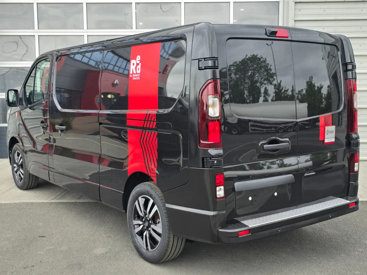 NEW Renault Trafic Exclusive 170BHP/150BHP Auto Black - Fourgon utilitaire: photos 3 NEW Renault Trafic Exclusive 170BHP/150BHP Auto Black - Fourgon utilitaire: photos 3