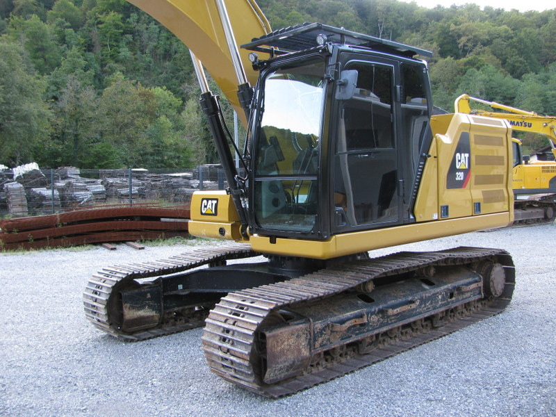 CATERPILLAR 320 with 3 buckets 6.815 houers - Pelle sur chenille: photos 2 CATERPILLAR 320 with 3 buckets 6.815 houers - Pelle sur chenille: photos 2