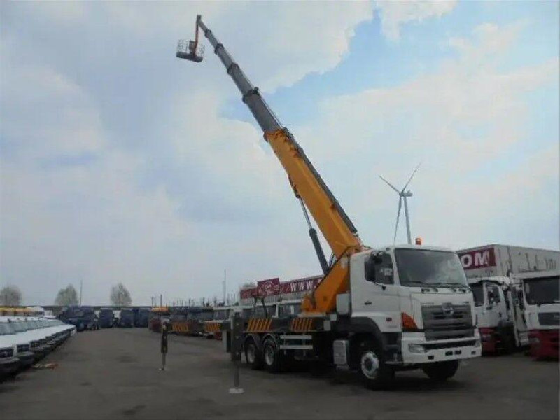 Hino 700 3441 6X4 Emelőkosaras 22,8m - Camion, Camion grue: photos 1 Hino 700 3441 6X4 Emelőkosaras 22,8m - Camion, Camion grue: photos 1