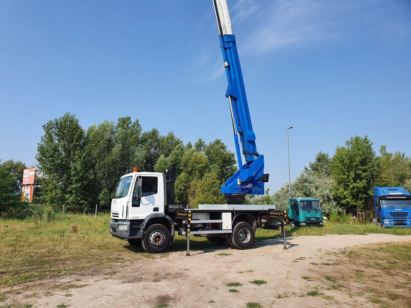 Iveco Eurocargo ML 180 E 24 - Bizocchi KJF 320 lifting basket 32 m - Camion, Camion grue: photos 2 Iveco Eurocargo ML 180 E 24 - Bizocchi KJF 320 lifting basket 32 m - Camion, Camion grue: photos 2