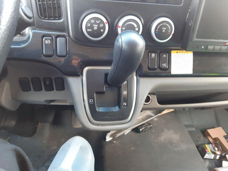 Camion fourgon FUSO E CANTER 7C18 E 4X2: photos 17