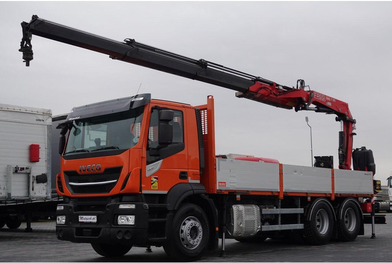 Iveco 420 - Camion plateau, Camion grue: photos 2 Iveco 420 - Camion plateau, Camion grue: photos 2