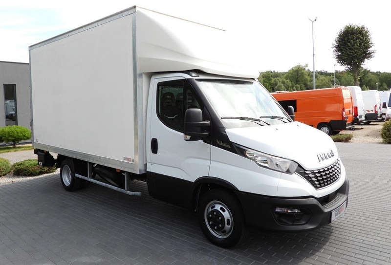Iveco DAILY 35C16 KONTENER WINDA 8 PALET TEMPOMAT AUTOMAT HI-MATIC BLI - Fourgon grand volume: photos 4 Iveco DAILY 35C16 KONTENER WINDA 8 PALET TEMPOMAT AUTOMAT HI-MATIC BLI - Fourgon grand volume: photos 4