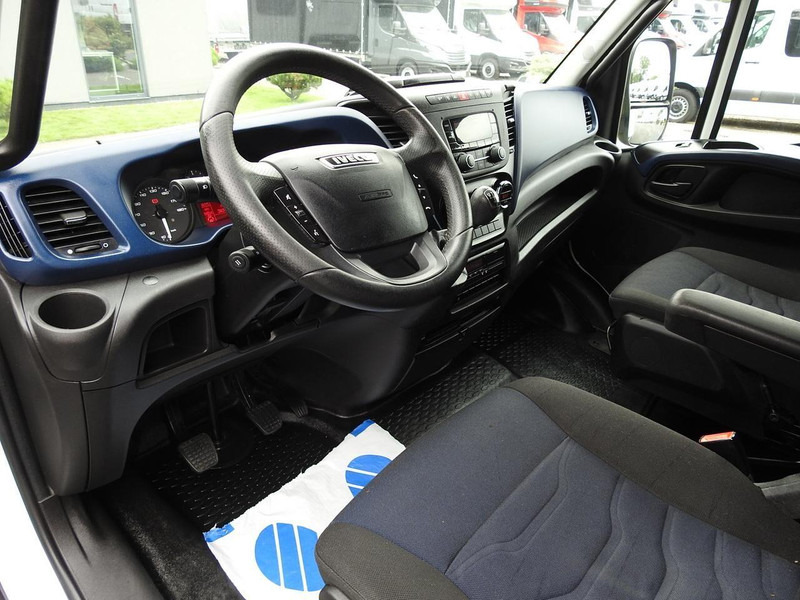 Iveco DAILY 70C18 PLANDEKA WINDA 12 PALET WEBASTO TEMPOMAT BLIŹNIACZE - Camion fourgon: photos 2 Iveco DAILY 70C18 PLANDEKA WINDA 12 PALET WEBASTO TEMPOMAT BLIŹNIACZE - Camion fourgon: photos 2