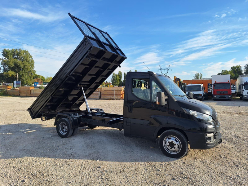 Iveco Daily 35-130 - 3 sided Tipper - Utilitaire benne: photos 1 Iveco Daily 35-130 - 3 sided Tipper - Utilitaire benne: photos 1