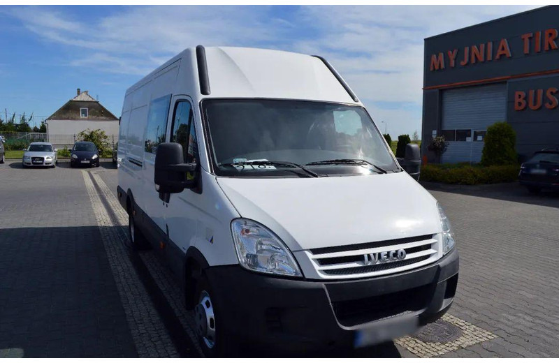 Iveco Daily 35C15 Furgon L4H3 Brygadówka 6-seater Doka Doubel Cabin - Minibus, Transport de personnes: photos 1 Iveco Daily 35C15 Furgon L4H3 Brygadówka 6-seater Doka Doubel Cabin - Minibus, Transport de personnes: photos 1
