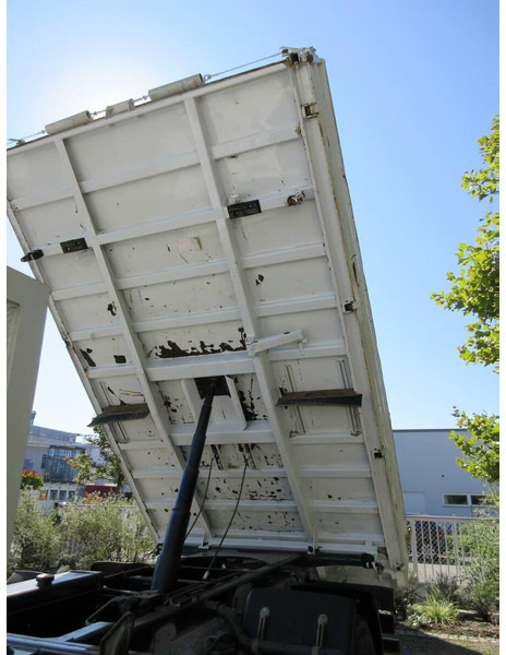 Iveco Eurocargo 120E25 - 3 way tipper - Camion benne: photos 4 Iveco Eurocargo 120E25 - 3 way tipper - Camion benne: photos 4
