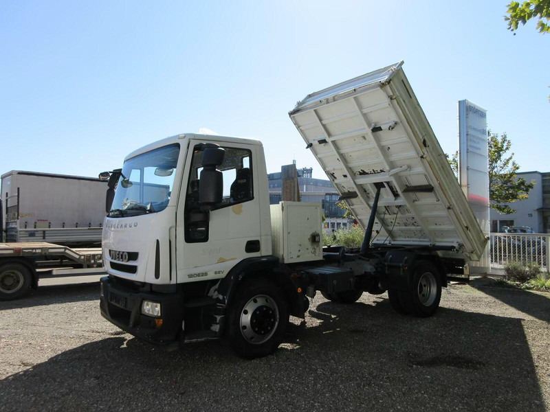 Iveco Eurocargo 120E25 - 3 way tipper - Camion benne: photos 1 Iveco Eurocargo 120E25 - 3 way tipper - Camion benne: photos 1