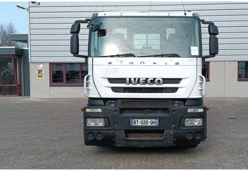Iveco TGA 33.480 - Machine transporter - Camion porte-voitures: photos 2 Iveco TGA 33.480 - Machine transporter - Camion porte-voitures: photos 2