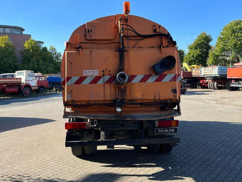 MAN 15.163 Utcaseprő - Balayeuse de voirie: photos 4 MAN 15.163 Utcaseprő - Balayeuse de voirie: photos 4