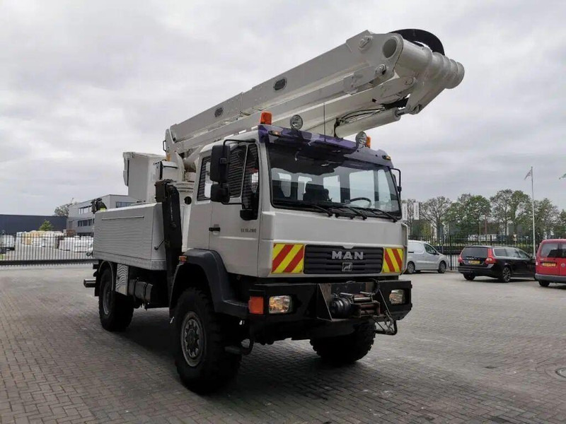 MAN MAN - 18.280 - Lifting basket 20,3 m - 4x4 - Camion avec nacelle, Camion grue: photos 1 MAN MAN - 18.280 - Lifting basket 20,3 m - 4x4 - Camion avec nacelle, Camion grue: photos 1