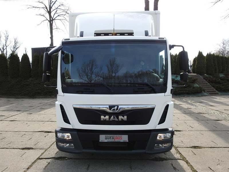 MAN TGL 8.18 KONTENER 16 PALET TEMPOMAT BLIŹNIACZE KOŁA 180KM [ 36 - Camion fourgon: photos 5 MAN TGL 8.18 KONTENER 16 PALET TEMPOMAT BLIŹNIACZE KOŁA 180KM [ 36 - Camion fourgon: photos 5
