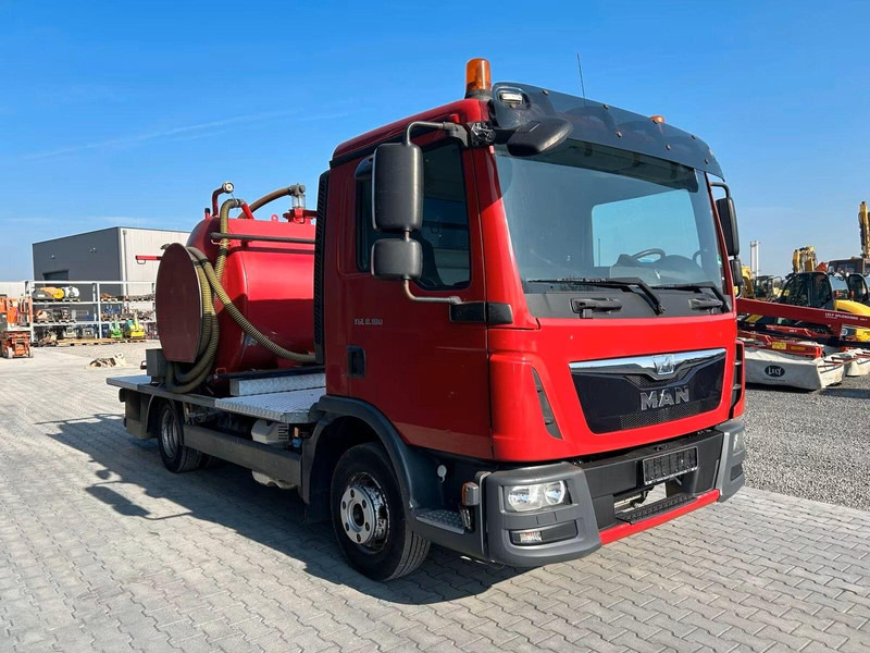 MAN TGL 8.180 - Vacuum truck - Camion hydrocureur: photos 2 MAN TGL 8.180 - Vacuum truck - Camion hydrocureur: photos 2
