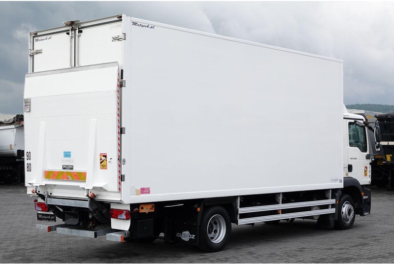MAN TGM 12.290 / 4x2 / CHŁODNIA 6,5 M / AGREGAT THERMO KING T-600 R - Camion frigorifique: photos 3 MAN TGM 12.290 / 4x2 / CHŁODNIA 6,5 M / AGREGAT THERMO KING T-600 R - Camion frigorifique: photos 3