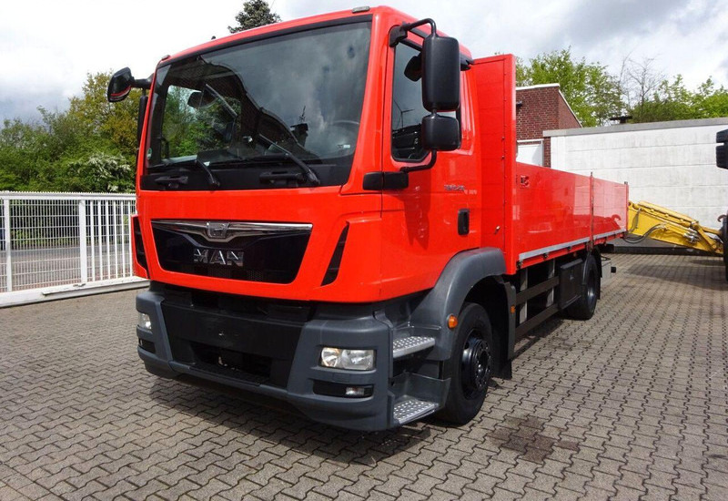 MAN TGM 15.250 Flatbed - Camion plateau: photos 2 MAN TGM 15.250 Flatbed - Camion plateau: photos 2