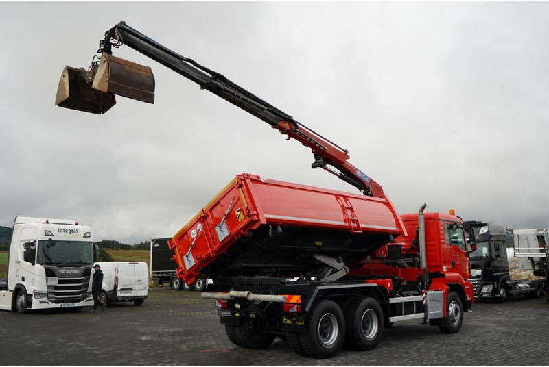 Camion benne, Camion grue MAN TGS 26.400 / 6x4 / WYWROTKA 2 STRONNA  + HDS HMF 1530 K2  / HYDR: photos 11