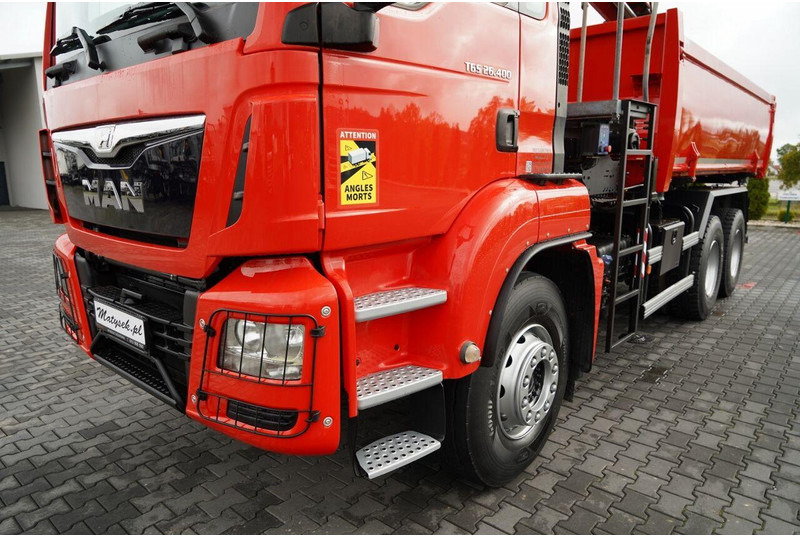 Camion benne, Camion grue MAN TGS 26.400 / 6x4 / WYWROTKA 2 STRONNA  + HDS HMF 1530 K2  / HYDR: photos 20