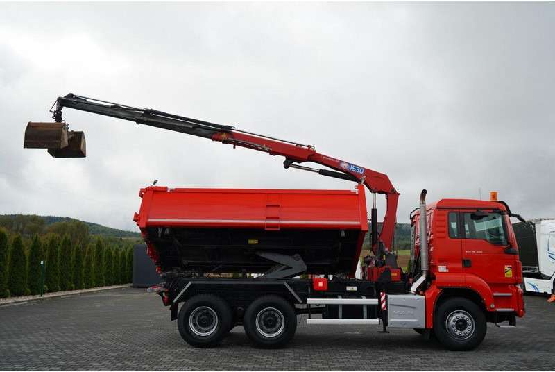 Camion benne, Camion grue MAN TGS 26.400 / 6x4 / WYWROTKA 2 STRONNA  + HDS HMF 1530 K2  / HYDR: photos 12