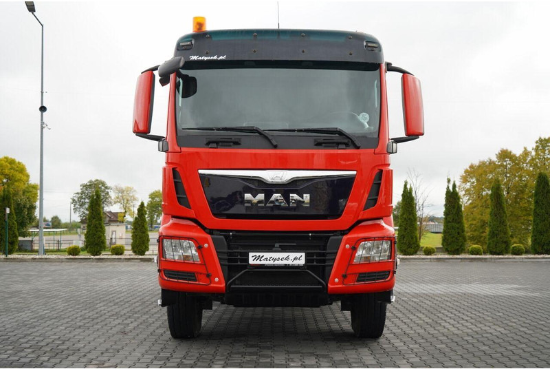 Camion benne, Camion grue MAN TGS 26.400 / 6x4 / WYWROTKA 2 STRONNA  + HDS HMF 1530 K2  / HYDR: photos 19