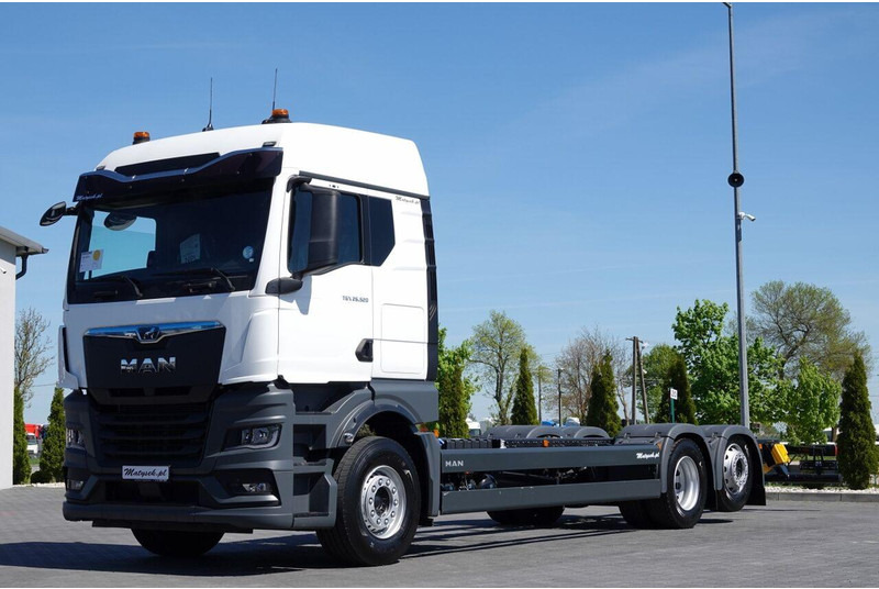 MAN TGX 26.520 / 6x2 / RAMA DŁ. 9,1M / OŚ PODNOSZONA / SKRĘTNA  / DO - Châssis cabine: photos 1 MAN TGX 26.520 / 6x2 / RAMA DŁ. 9,1M / OŚ PODNOSZONA / SKRĘTNA  / DO - Châssis cabine: photos 1