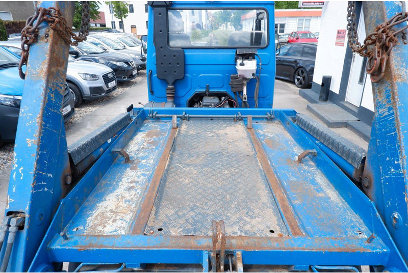 MULTICAR Champion 4x4 - Skip loader - Camion multibenne: photos 4 MULTICAR Champion 4x4 - Skip loader - Camion multibenne: photos 4
