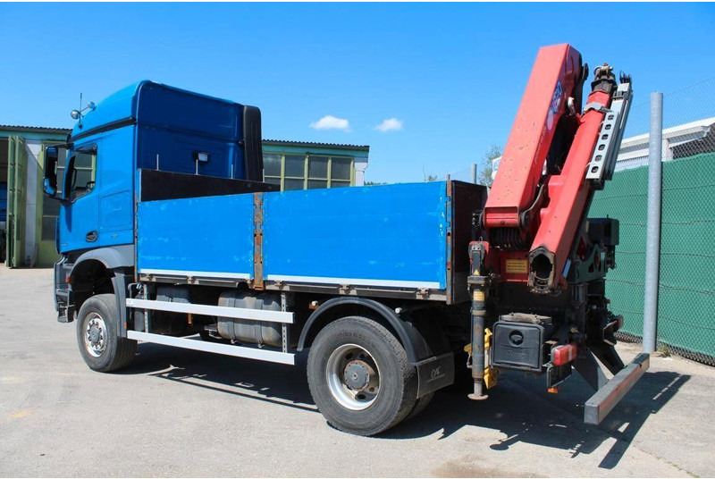 Mercedes-Benz 1848 4x4 Crane HMF 1820 - Camion plateau, Camion grue: photos 3 Mercedes-Benz 1848 4x4 Crane HMF 1820 - Camion plateau, Camion grue: photos 3