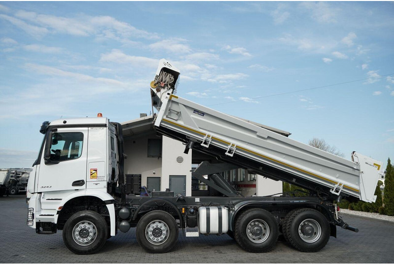 Mercedes-Benz AROCS 3243 / 8x4 / WYWROTKA DWUSTRONNA / HYDROBURTA / BORDMATIC - Camion benne: photos 2 Mercedes-Benz AROCS 3243 / 8x4 / WYWROTKA DWUSTRONNA / HYDROBURTA / BORDMATIC - Camion benne: photos 2