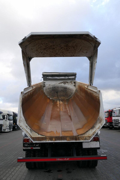 Mercedes-Benz AROCS 3246 / 8x4 / WYWROTKA / TYLNOZSYP / EURO 6 / OPONY 100 % - Camion benne: photos 4 Mercedes-Benz AROCS 3246 / 8x4 / WYWROTKA / TYLNOZSYP / EURO 6 / OPONY 100 % - Camion benne: photos 4