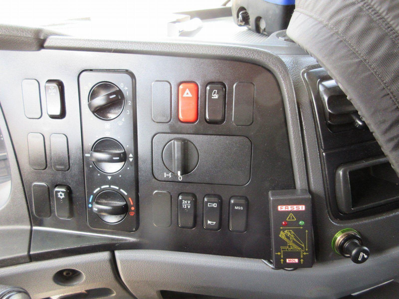 Mercedes-Benz ATEGO 1224 L - Camion plateau, Camion grue: photos 3 Mercedes-Benz ATEGO 1224 L - Camion plateau, Camion grue: photos 3