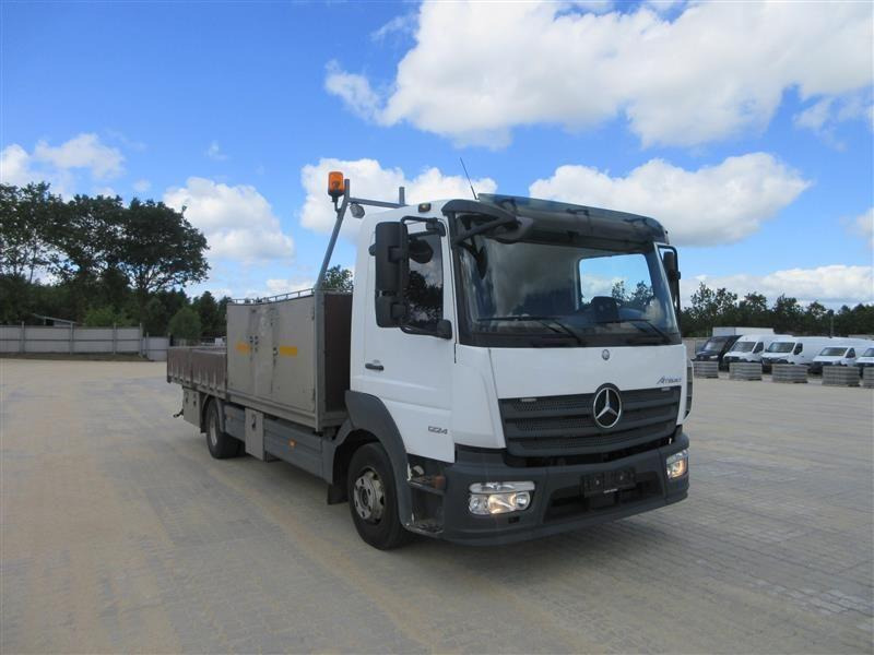 Mercedes-Benz Atego 1224 LNR - Camion plateau, Camion grue: photos 1 Mercedes-Benz Atego 1224 LNR - Camion plateau, Camion grue: photos 1