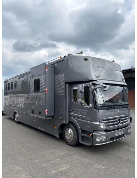Mercedes-Benz Atego 1529 - Horse transporter - Camion chevaux: photos 2 Mercedes-Benz Atego 1529 - Horse transporter - Camion chevaux: photos 2