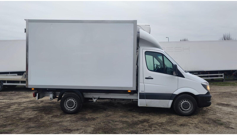 Mercedes-Benz Sprinter 316 cdi - Carrier Xarios 500 frigo - 3,5t - 220V - Utilitaire frigorifique: photos 3 Mercedes-Benz Sprinter 316 cdi - Carrier Xarios 500 frigo - 3,5t - 220V - Utilitaire frigorifique: photos 3