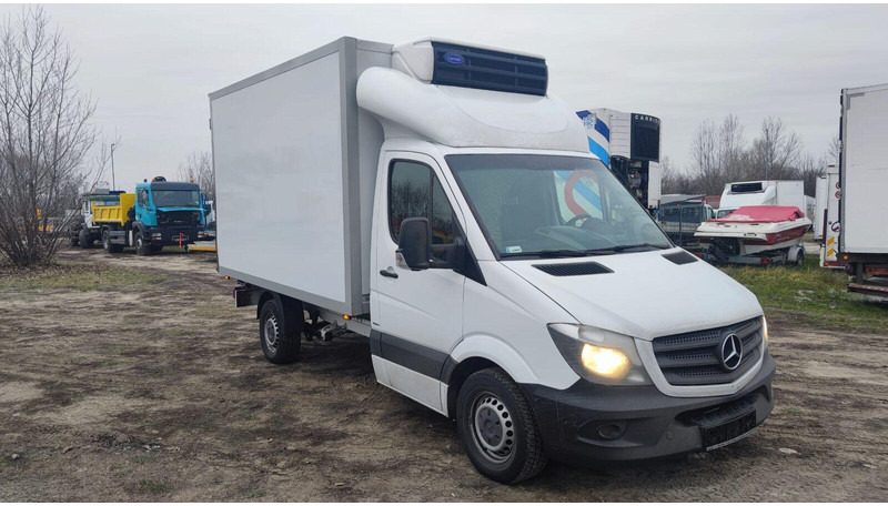 Mercedes-Benz Sprinter 316 cdi - Carrier Xarios 500 frigo - 3,5t - 220V - Utilitaire frigorifique: photos 1 Mercedes-Benz Sprinter 316 cdi - Carrier Xarios 500 frigo - 3,5t - 220V - Utilitaire frigorifique: photos 1