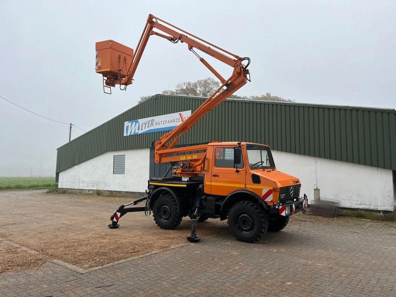 Mercedes-Benz Unimog 1200 4x4 - Lifting basket - Camion avec nacelle, Camion grue: photos 4 Mercedes-Benz Unimog 1200 4x4 - Lifting basket - Camion avec nacelle, Camion grue: photos 4