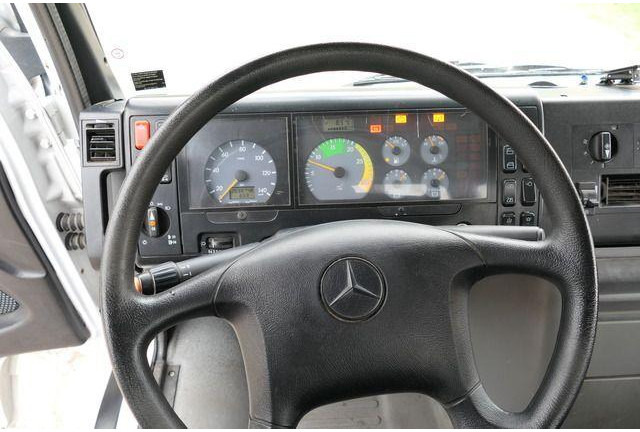 Camion benne, Camion grue Mercedes-Benz Vario 816D: photos 15