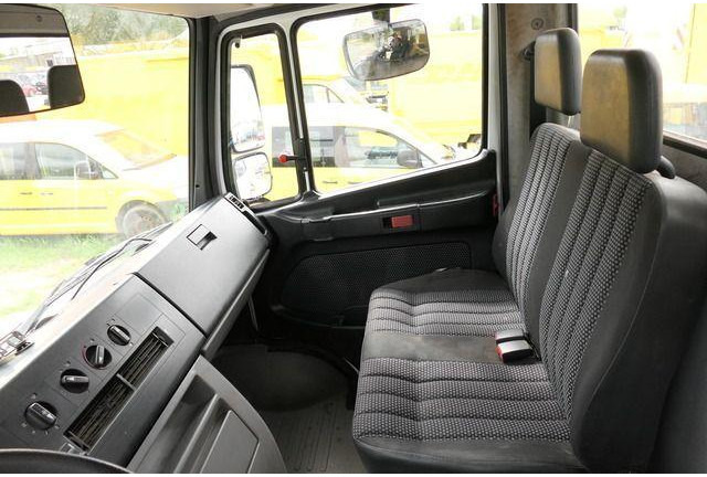 Camion benne, Camion grue Mercedes-Benz Vario 816D: photos 13