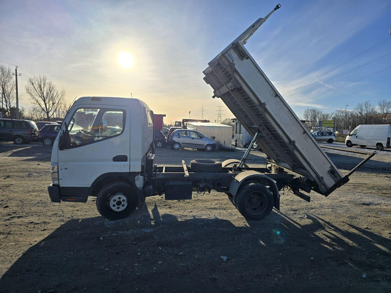 Mitsubishi Canter Fuso 3,0 d - 3 sided Tipper - Utilitaire benne: photos 5 Mitsubishi Canter Fuso 3,0 d - 3 sided Tipper - Utilitaire benne: photos 5