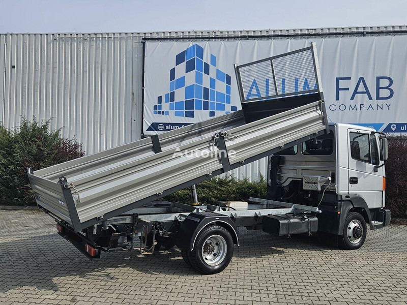 Nissan Atleon 35.110 3 way tipper - Utilitaire benne: photos 5 Nissan Atleon 35.110 3 way tipper - Utilitaire benne: photos 5