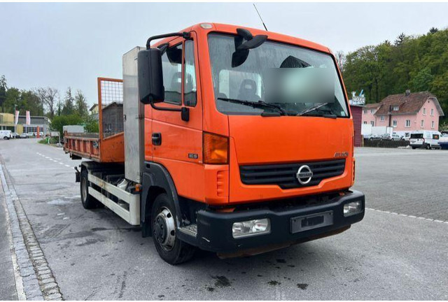 Nissan Atleon 80.19 - Hook lift truck+tipper - Camion ampliroll: photos 4 Nissan Atleon 80.19 - Hook lift truck+tipper - Camion ampliroll: photos 4