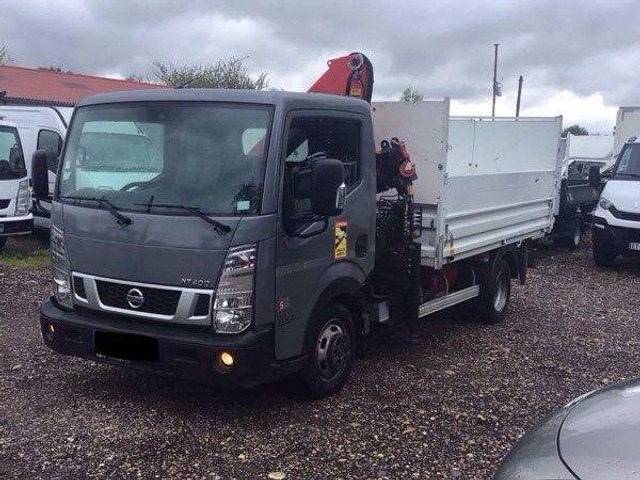 Nissan NT400 - Tipper+crane - Camion benne, Camion grue: photos 1 Nissan NT400 - Tipper+crane - Camion benne, Camion grue: photos 1