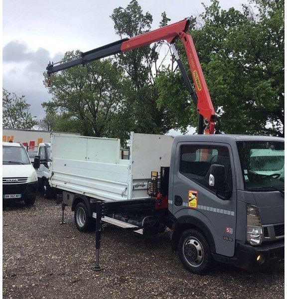 Nissan NT400 - Tipper+crane - Camion benne, Camion grue: photos 2 Nissan NT400 - Tipper+crane - Camion benne, Camion grue: photos 2
