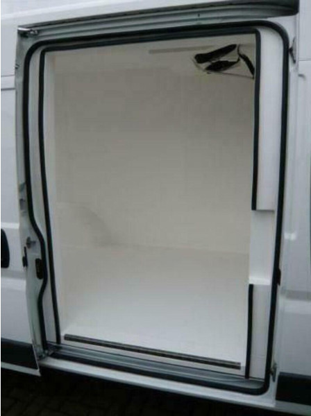 Peugeot Boxer BlueHDI 35 L2H2 Hűtős furgon Frigosoft 4500 - Utilitaire frigorifique: photos 5 Peugeot Boxer BlueHDI 35 L2H2 Hűtős furgon Frigosoft 4500 - Utilitaire frigorifique: photos 5