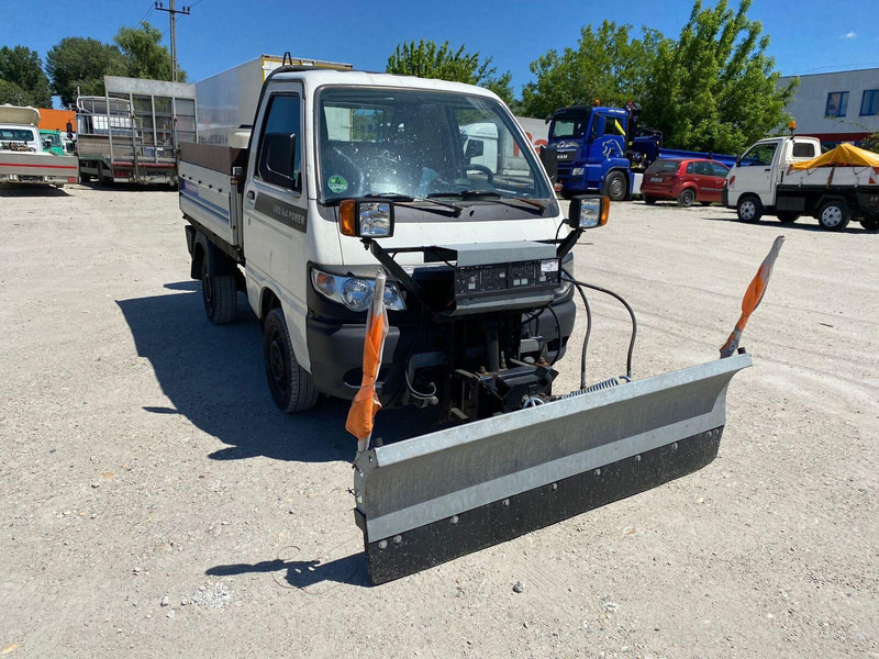 Piaggio Porter 1,2 d Pfau S90 - 4x4 - Tipper - snowplow - Utilitaire benne: photos 3 Piaggio Porter 1,2 d Pfau S90 - 4x4 - Tipper - snowplow - Utilitaire benne: photos 3