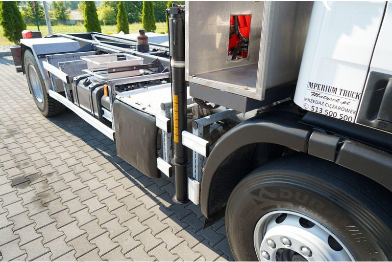 Camion benne Scania P 280 / 4X2 / SIŁOWNIK DO WYWROTU / + HDS HMF 635 / UDŹWIG 1 500: photos 20 Camion benne Scania P 280 / 4X2 / SIŁOWNIK DO WYWROTU / + HDS HMF 635 / UDŹWIG 1 500: photos 20