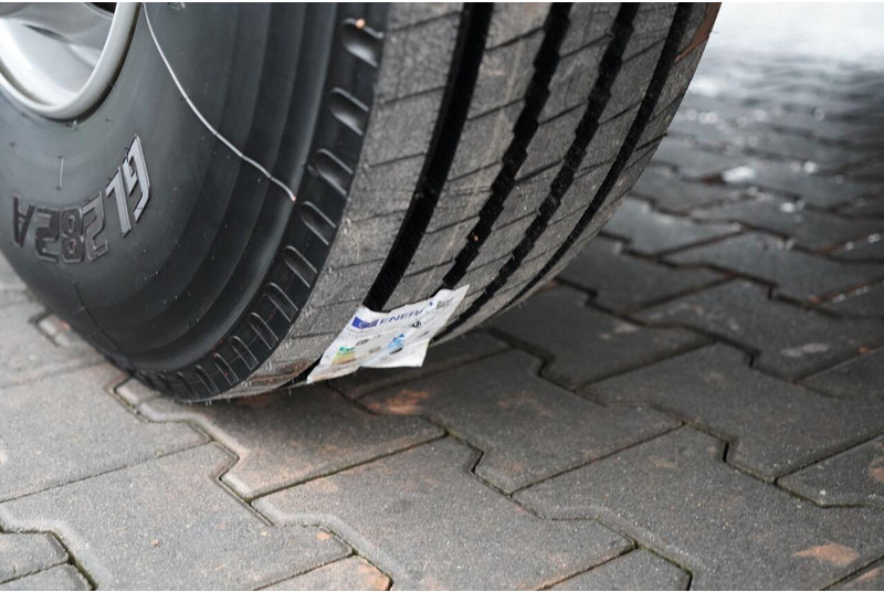 Tracteur routier MAN TGX 18.470 / 4x4 / HYDRAULIKA / HYDRODRIVE / OPONY 100% / NAVI R: photos 19 Tracteur routier MAN TGX 18.470 / 4x4 / HYDRAULIKA / HYDRODRIVE / OPONY 100% / NAVI R: photos 19