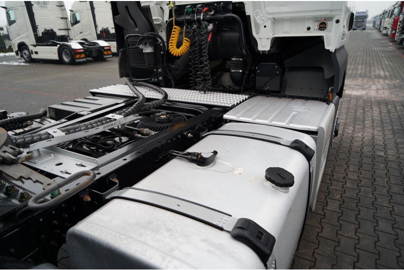 Tracteur routier MAN TGX 18.470 / 4x4 / HYDRAULIKA / HYDRODRIVE / OPONY 100% / NAVI R: photos 16 Tracteur routier MAN TGX 18.470 / 4x4 / HYDRAULIKA / HYDRODRIVE / OPONY 100% / NAVI R: photos 16